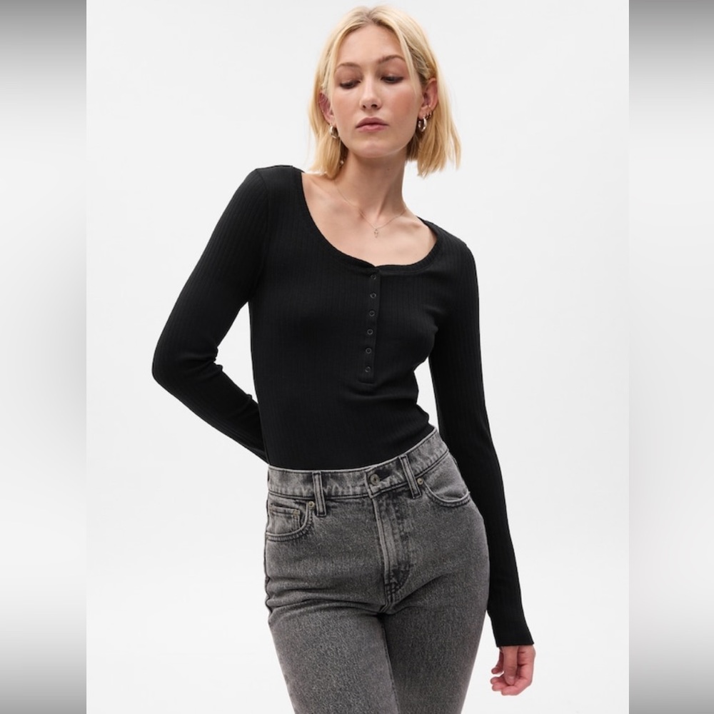 NWOT Gap Modern Rib Henley Bodysuit